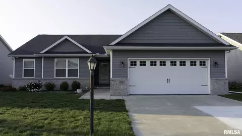 104 Cotton Ln, East Peoria, IL 61611