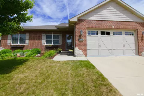 6718 N Grand Fir Dr, Edwards, IL 61528