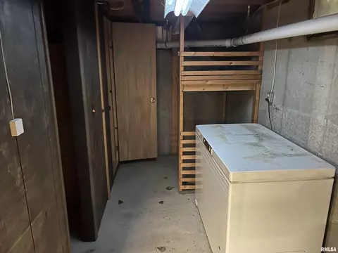 24524 E Oak Park Rd, Canton, IL 61520 photo 33