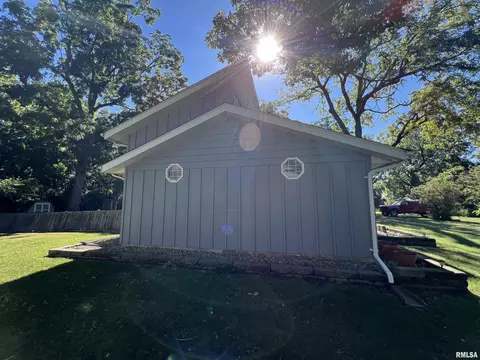 24524 E Oak Park Rd, Canton, IL 61520 photo 5