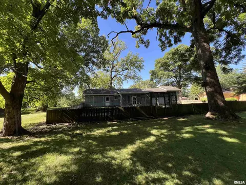 24524 E Oak Park Rd, Canton, IL 61520 photo 10