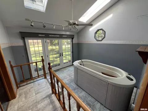 24524 E Oak Park Rd, Canton, IL 61520 photo 14