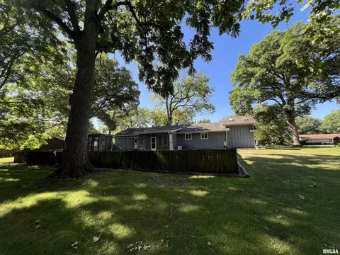 24524 E Oak Park Rd, Canton, IL 61520 photo 7