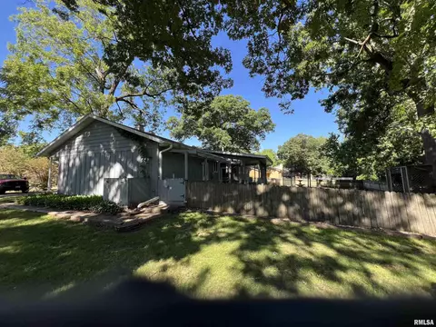 24524 E Oak Park Rd, Canton, IL 61520 photo 11