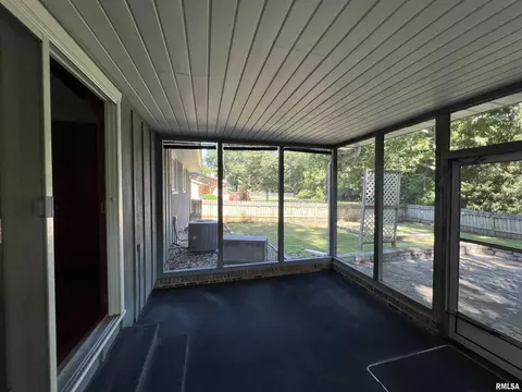 24524 E Oak Park Rd, Canton, IL 61520 photo 29