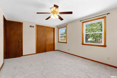 601 W Broad St, Roanoke, IL 61561 photo 16