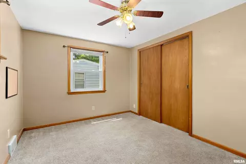 601 W Broad St, Roanoke, IL 61561 photo 22