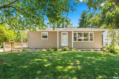 601 W Broad St, Roanoke, IL 61561 photo 2