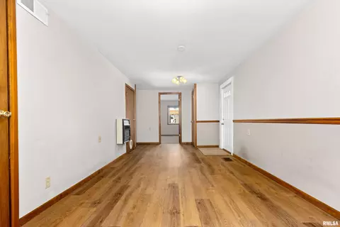 601 W Broad St, Roanoke, IL 61561 photo 23