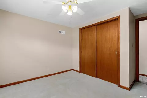 601 W Broad St, Roanoke, IL 61561 photo 19