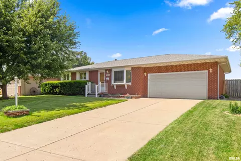 4619 W Ducharme Ave, Bartonville, IL 61607