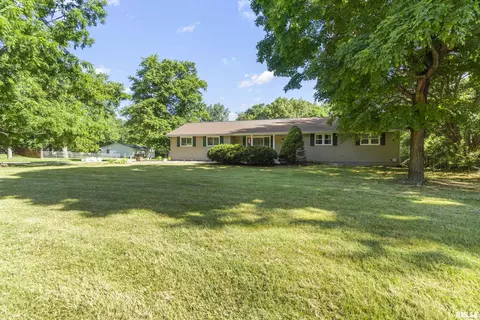 6117 W Conley Rd, Peoria, IL 61604