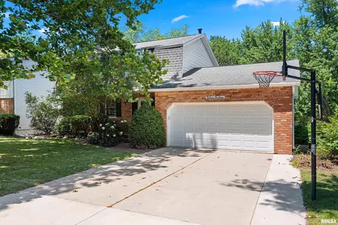 1613 W Teton Dr, Peoria, IL 61614