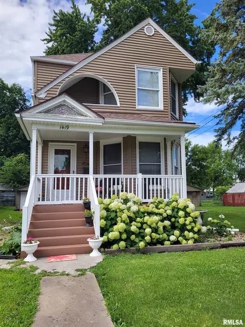 1419 E Main St, Galesburg, IL 61401
