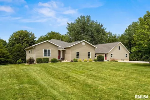 1945 W Cruger Rd, Washington, IL 61571