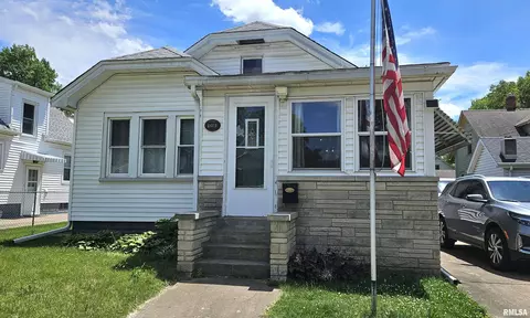 1204 State St, Pekin, IL 61554