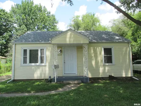 3025 W Antoinette St, Peoria, IL 61605