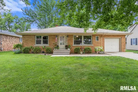 317 N Lafayette St, Metamora, IL 61548