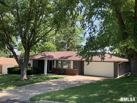 1512 Glendale Ave, Pekin, IL 61554
