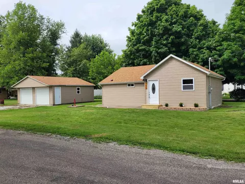 106 S Amity St, Colchester, IL 62326