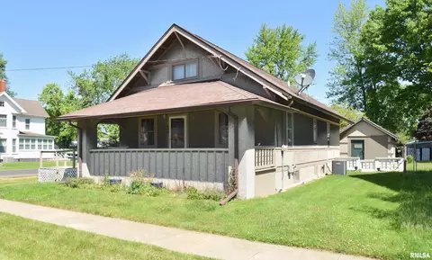 402 Essex St, Glasford, IL 61533