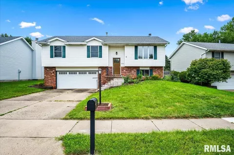 5522 N Ramblewood Ct, Peoria, IL 61615