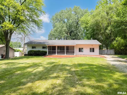 527 W Forrest Lawn Ave, Peoria, IL 61615