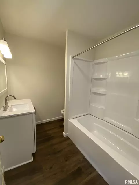 405 W Murray St, Macomb, IL 61455 photo 11