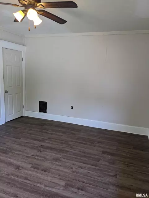405 W Murray St, Macomb, IL 61455 photo 7