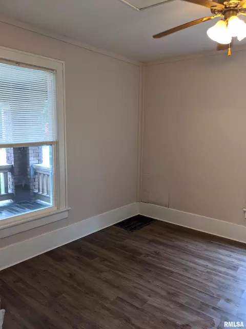 405 W Murray St, Macomb, IL 61455 photo 8
