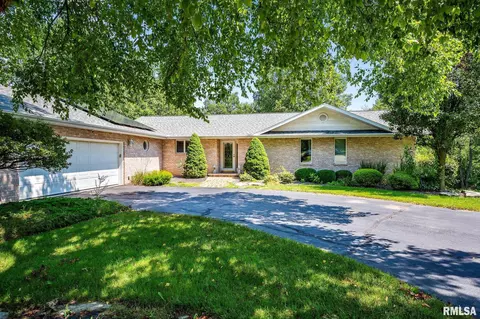 7403 W Harvest Dr, Mapleton, IL 61547