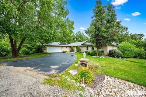 Exterior - 7403 W Harvest Dr, Mapleton, IL 61547 photo 3 of 7