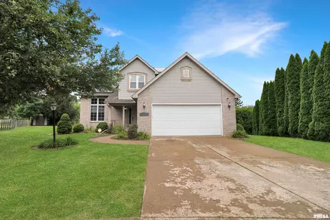 5414 N Castleberry Dr, Peoria, IL 61615