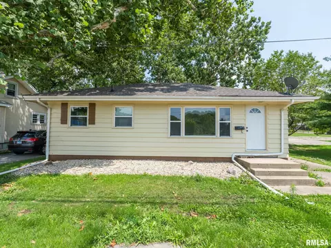 3808 N University St, Peoria, IL 61614