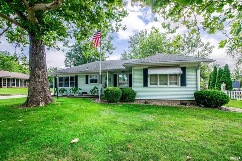 4206 N Chelsea Pl, Peoria, IL 61614