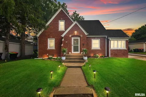 107 Catherine St, Washington, IL 61571