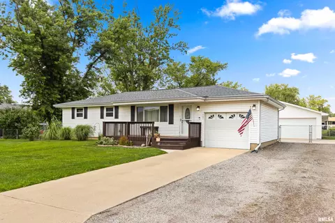 707 Cardinal Dr, Washington, IL 61571