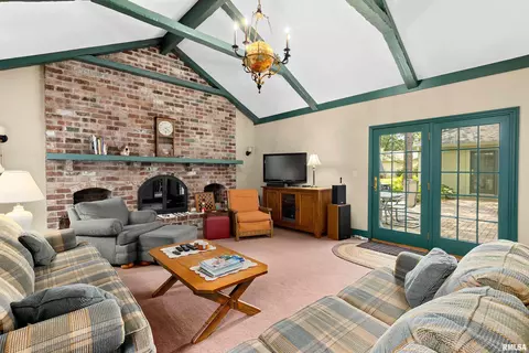 Living - 427 W Rain Tree Rd, Dunlap, IL 61525 photo 4 of 5