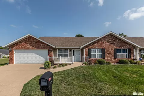 1423 Sunnyview Ct, Pekin, IL 61554