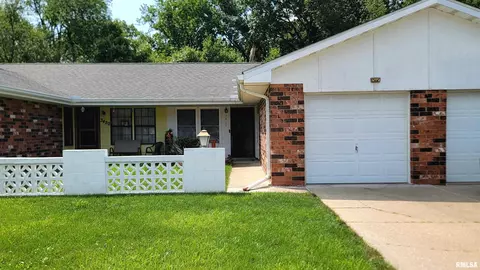 3422 W Dorchester Rdg, Peoria, IL 61604