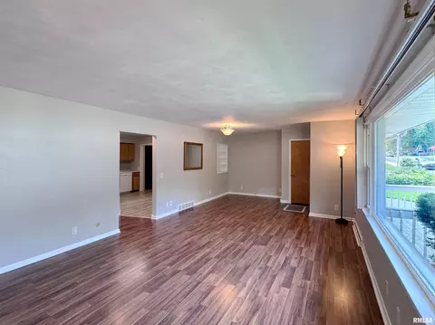 1434 E Rouse Ave, Peoria, IL 61614 photo 5