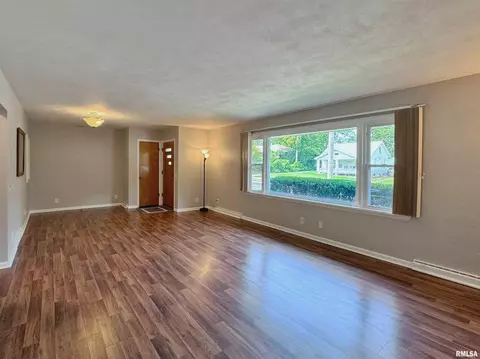 1434 E Rouse Ave, Peoria, IL 61614 photo 4