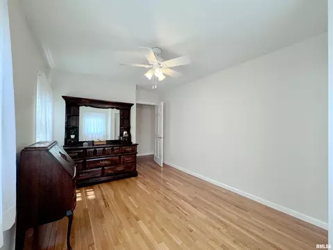 Bedroom - 2014 E Santa Fe Rd, Chillicothe, IL 61523 photo 2 of 6