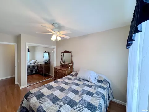 Bedroom - 2014 E Santa Fe Rd, Chillicothe, IL 61523 photo 4 of 6