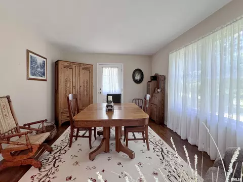 Dining - 2014 E Santa Fe Rd, Chillicothe, IL 61523 photo 6 of 8