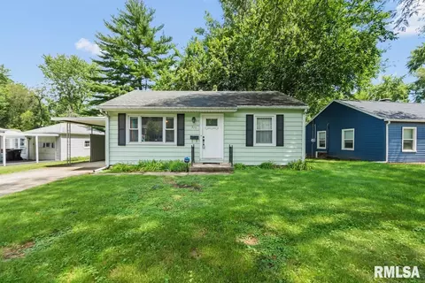 317 W Barrington Rd, Peoria, IL 61614