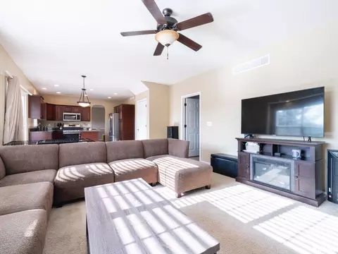 Living - 845 Stonebridge Dr, Metamora, IL 61548 photo 4 of 7