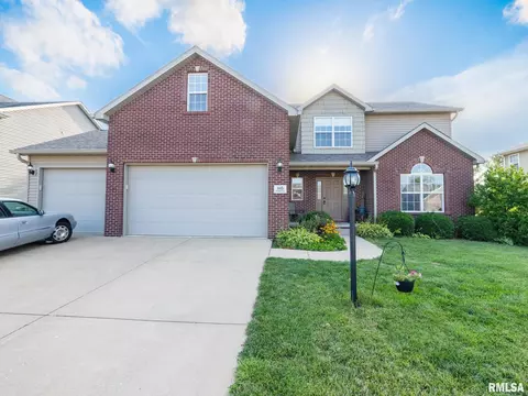 Exterior - 845 Stonebridge Dr, Metamora, IL 61548 photo 7 of 15