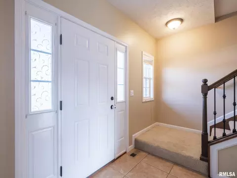 Entry Way - 845 Stonebridge Dr, Metamora, IL 61548 photo 1 of 1