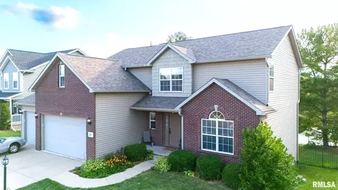 Exterior - 845 Stonebridge Dr, Metamora, IL 61548 photo 12 of 15